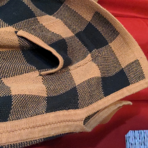 Brown and Black Plaid Cape/Cardigan - Picture 3 of 7